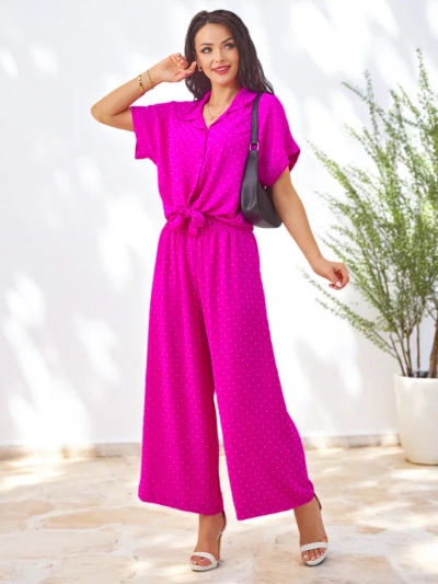 Royalfashion Ženski komplet s kravato, kratkimi rokavi in širokimi hlačami z rhinestones