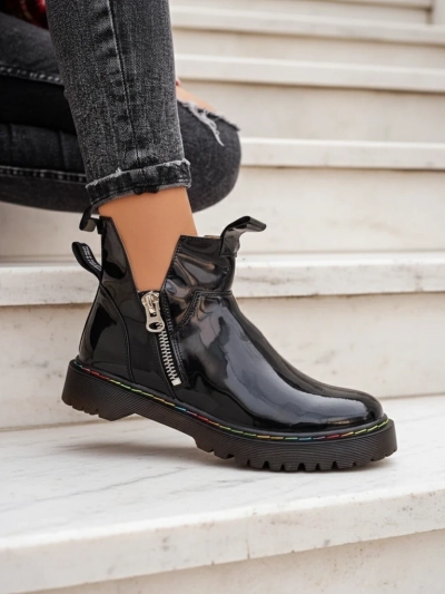 Czarne lakierowane botki damskie z suwakiem Odeta - Obuwie