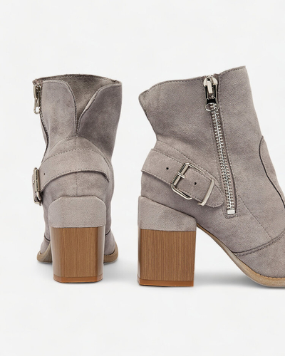 Royalfashion Sivi ženski škornji z visokimi petkami iz eko semiša Acimra