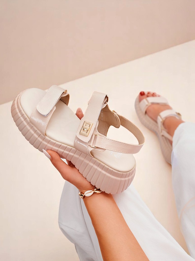 Royalfashion Ženski sandali na debelejšem podplatu Aganda