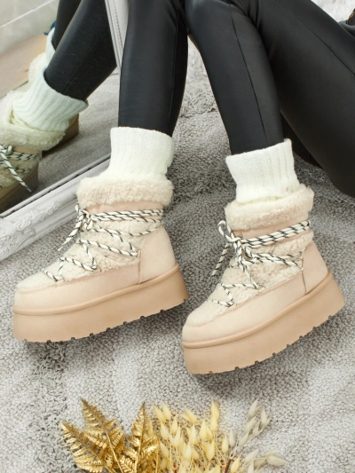 Ženski škornji a'la snežni čevlji Danira