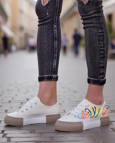 Royalfashion Ženske športne copate s printom srca Sercess
