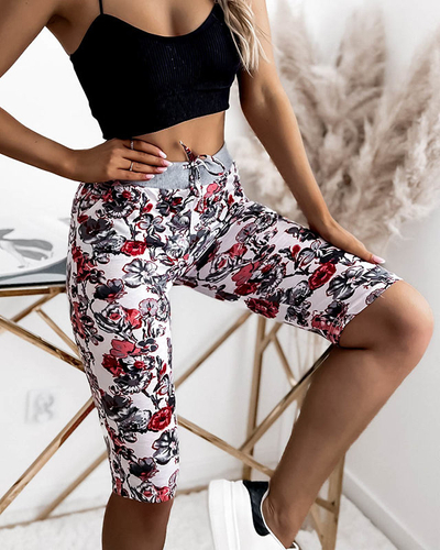 Royalfashion Ženske 3/4 kratke hlače v beli barvi z rožami PLUS SIZE