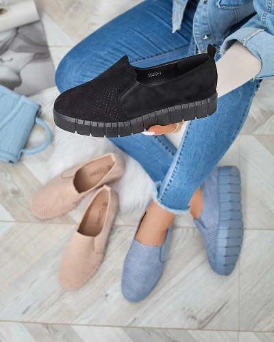 Royalfashion Ażurowe damskie pudrowe tenisówki slip on Cegeti