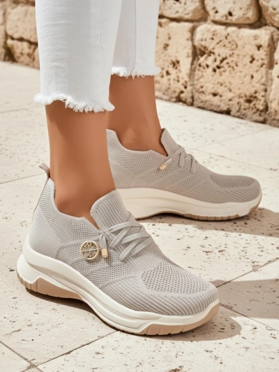 Ženske superge Royalfashion Selene – udobni beli čevlji s ploskim podplatom