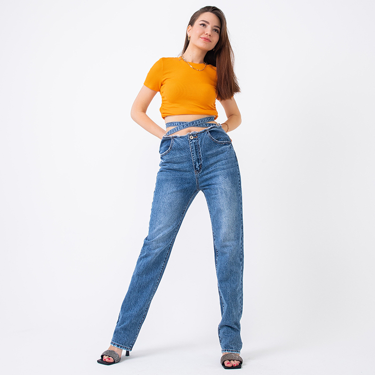 Royalfashion Niebieskie damskie spodnie jeansowe boyfriendy z ozdobnym paskiem