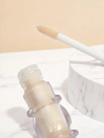 Tekoči osvetljevalec za obraz s čopičem Pearl Glow