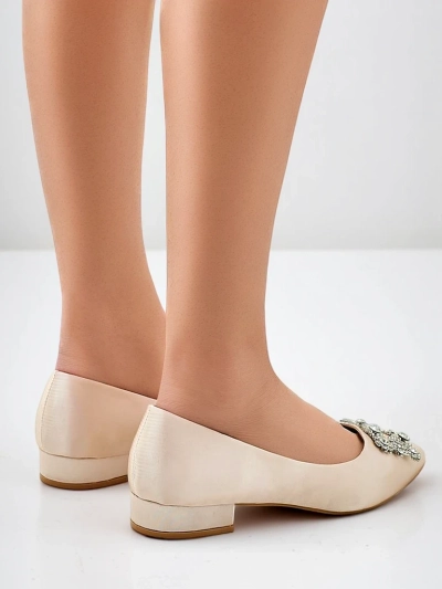 Royalfashion Ženske baletke a'la satén z dekorativno sponko Legant