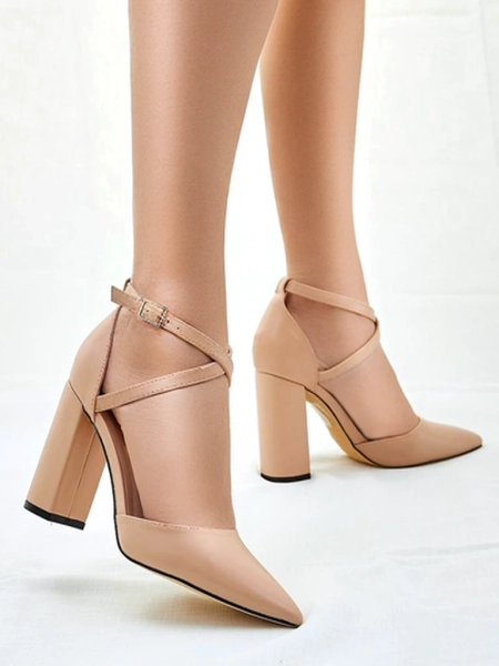 Royalfashion ženskih čevljev s križnimi trakovi Eurolias