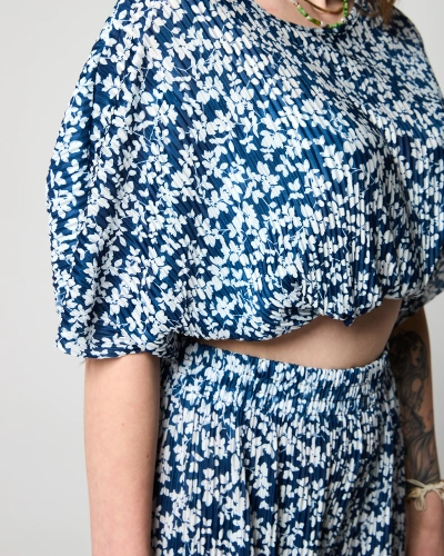 Royalfashion Granatowy damski plisowany komplet w kwiatki