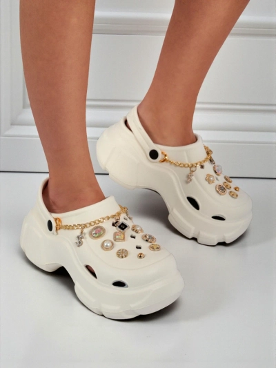 Sandale Caligae Aurelia Bianca z okraski chain v glamur stilu