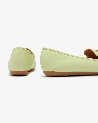 Royalfashion Zielone eko-skórzane damskie mokasyny z ozdobą Wiwet