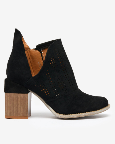 Royalfashion Aglutani škornji z naramnicami v črni barvi Revivela