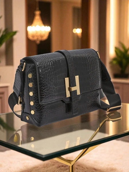 Royalfashion Lakirana mala ženska torbica iz eko usnja Nexa Vale