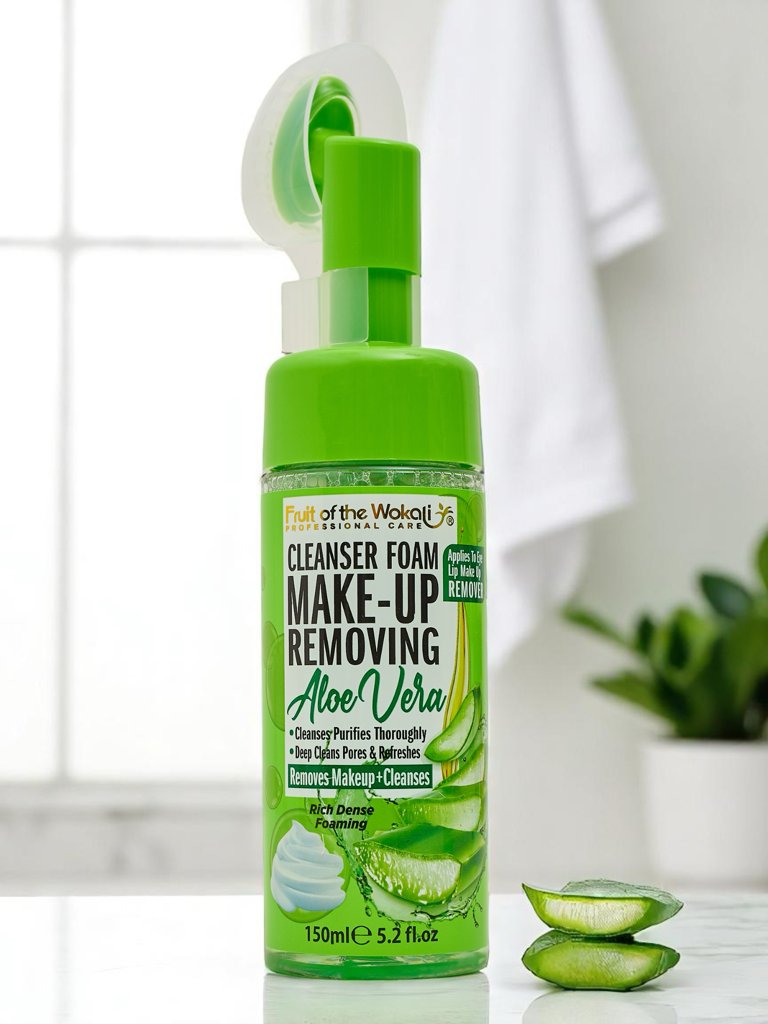 Čistilna in vlažilna pena za obraz z aloe vero in krtačko