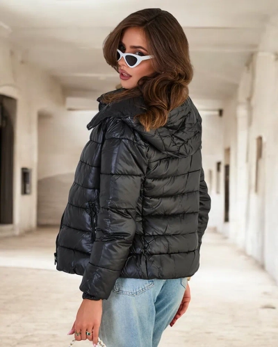 Royalfashion Črna ženska prešita jakna s kapuco