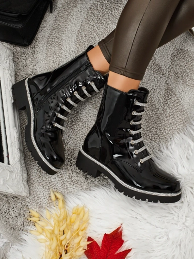 Lakirani ženski gležnarji s vezalkami Fjorra