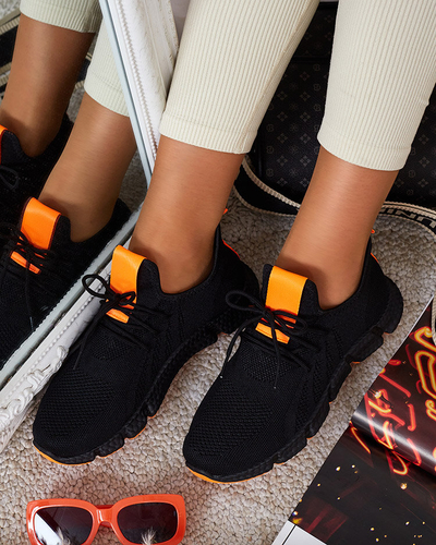 Czarno - fuksjowe sportowe buty damskie Bommgi - Obuwie