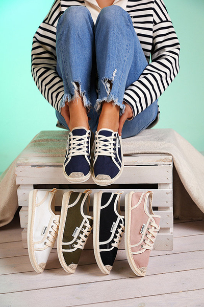 Royalfashion Czarne damskie tenisówki tkaninowe Mokida