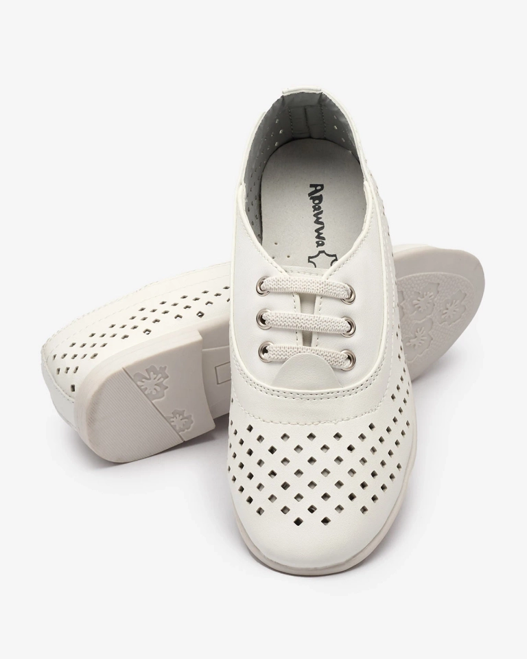 Royalfashion Beli otroški ažurasti mokasini Janno