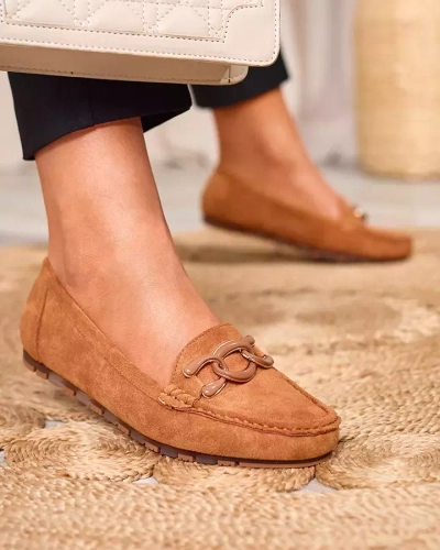 Royalfashion Damskie mokasyny w kolorze camel z łańcuszkiem Lertika