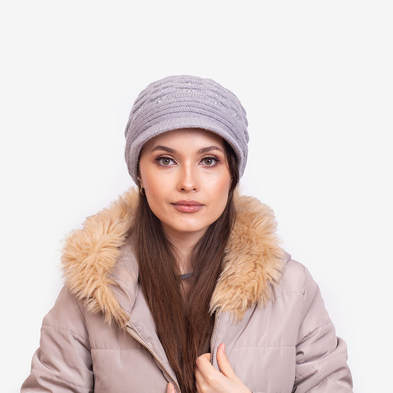 Szara damska ciepła czapka z perełkami - Akcesoria