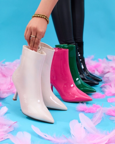 Royalfashion Bež lakirani ženski elegantni klasični škornji s stiletto peto