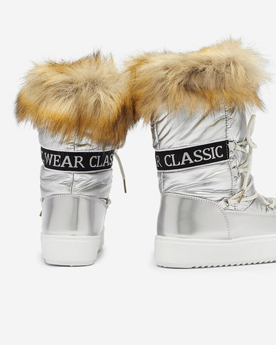 Royalfashion Damskie lakierowane buty a'la śniegowce w srebrnym kolorze Fursav