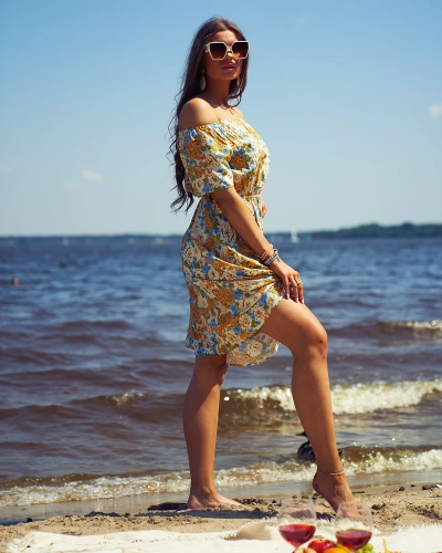 Royalfashion Kwiecista damska sukienka mini a'la hiszpanka w kolorze beżowym