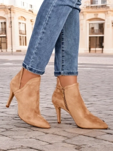 Jasnobrązowy || Brązowy