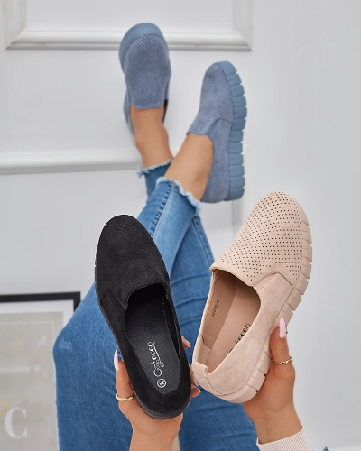 Royalfashion Ażurowe damskie pudrowe tenisówki slip on Cegeti