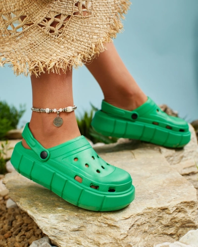 Royalfashion Ciemnozielone damskie klapki gumowe Kooranzan