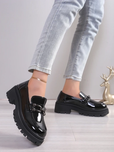 Royalfashion Ženske lakirane lofsice Arieda