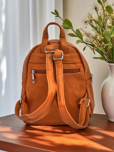 Eleganten ženski nahrbtnik Calista Camel eko usnje Królewska Moda