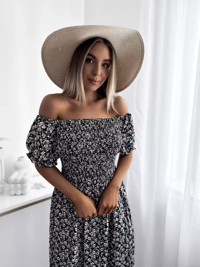 Royalfashion Czarna damska sukienka maxi w kwiaty 