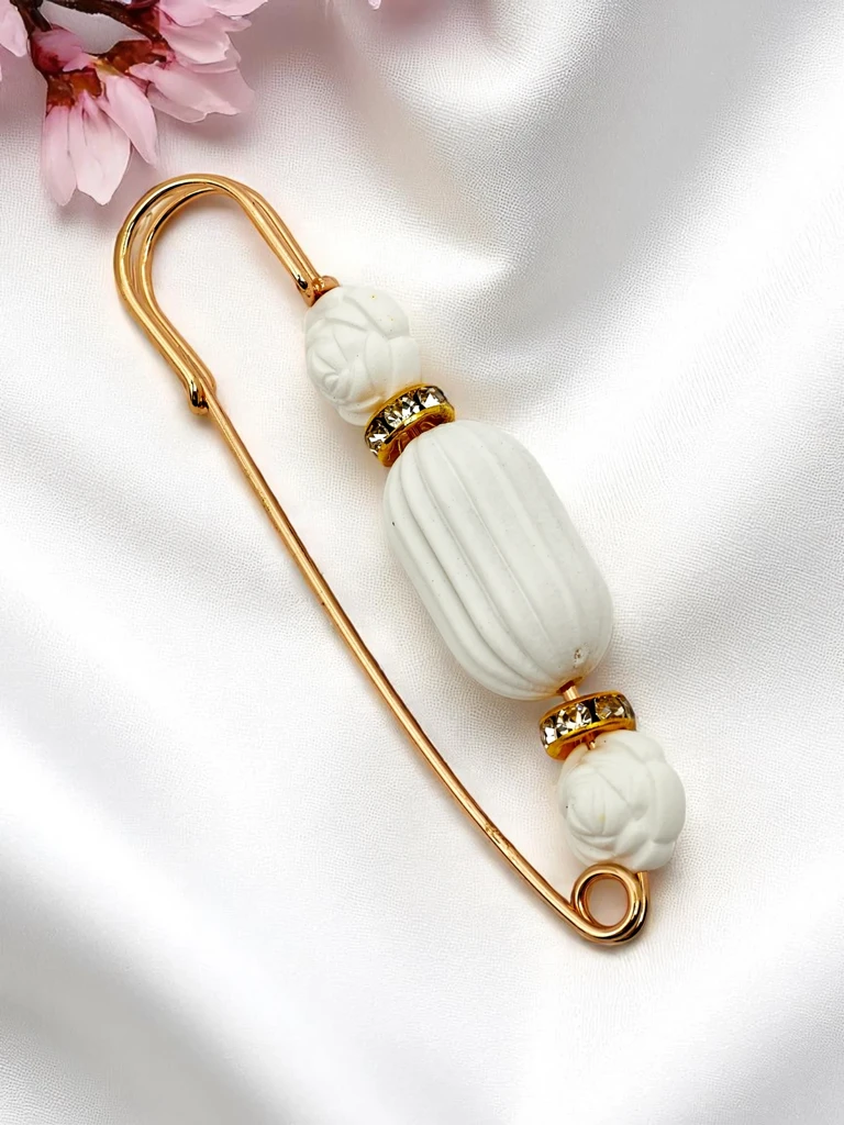 Dekorativna ženska broška z majhnimi vrtnicami Rose Charm