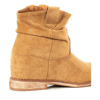 Kowbojki na koturnie w kolorze camel Brunoki - Obuwie