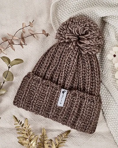 Royalfashion Ženski pleteni šešir s pompomom
