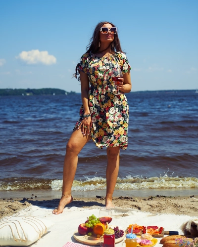 Royalfashion Kwiecista damska sukienka mini a'la hiszpanka w kolorze czarnym