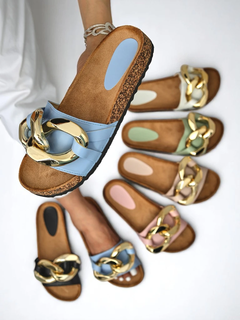 Ženski sandali Callista Royalfashion z verižico – ecru/modri, ravna peta