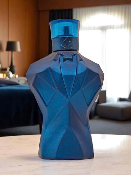 Navdihnjen eau de parfum za moške LA HERO