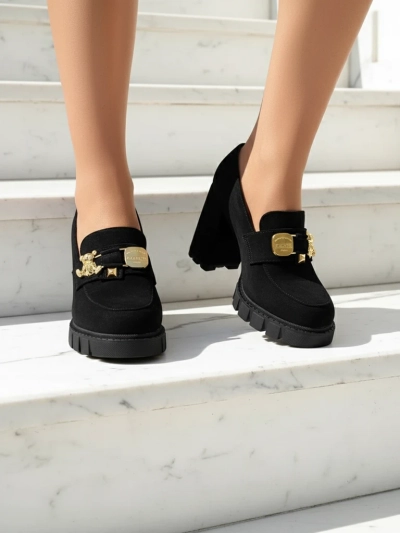 Osupljivi Črni Čevlji s Peto iz Semiš Eleganten in Moden