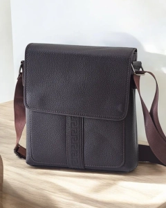 Ciemnobrązowy || Brązowy