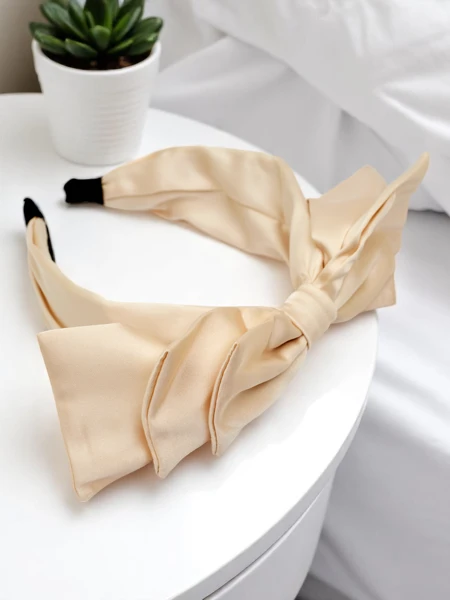 Royalfashion Satenski naglavni trak s pentljo Celine