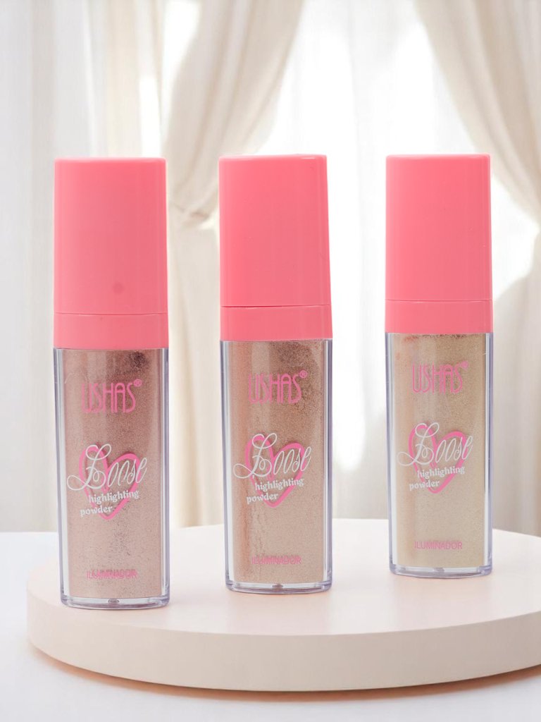 USHAS Sijajni puder v prahu za obraz z gobico za nanašanje Radiance