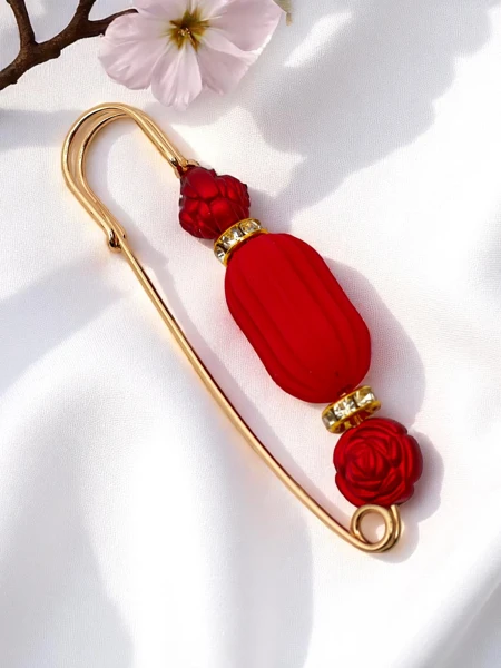 Dekorativna ženska broška z vrtnicami Rose Charm