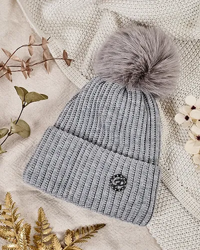 Royalfashion Ženska izolirana kapa s pompomom