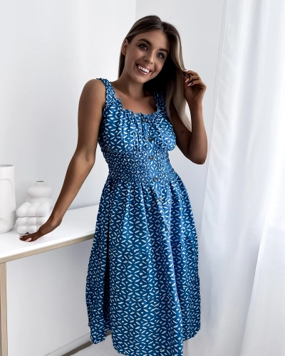 Royalfashion Sukienka damska za kolano z printem w kolorze niebieskim