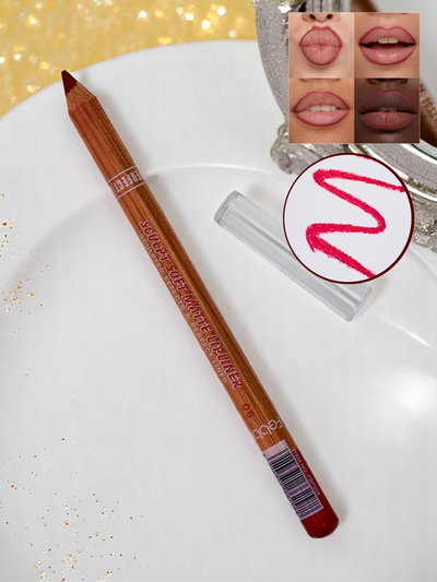 Šminka v koralno rdeči barvi