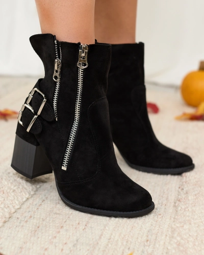 Royalfashion Ženski črni škornji z dekoracijo Feirrgo